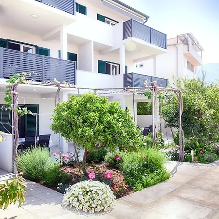 Dule 2 Apartment Komiza